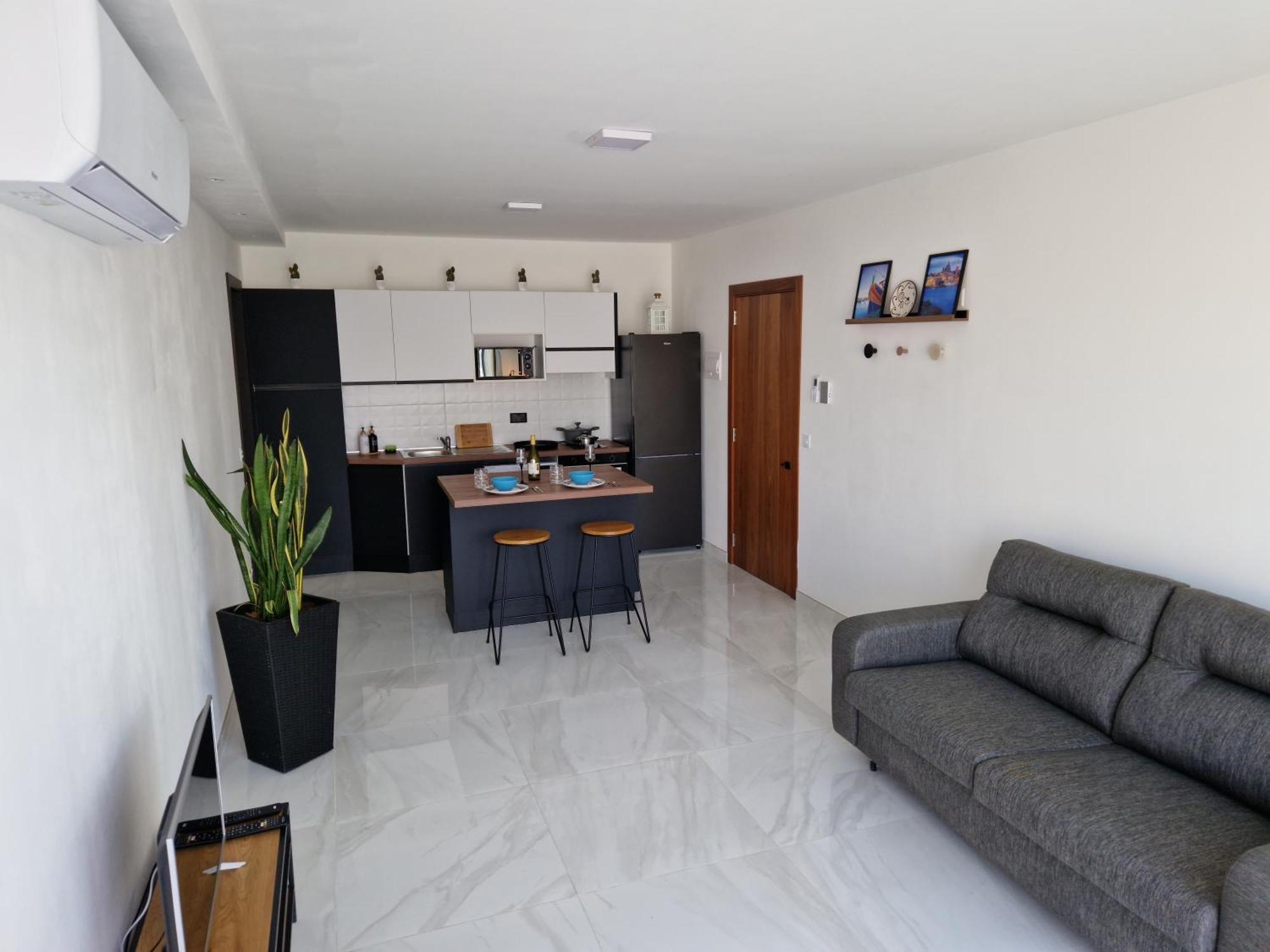 Sea View New Penthouse Terrace & Garage Parking St. Paul's Bay